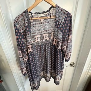 Patterned open cardigan from boutique. Size Large.